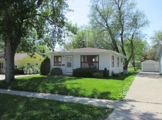 409 W 3rd St, Pella, IA 50219