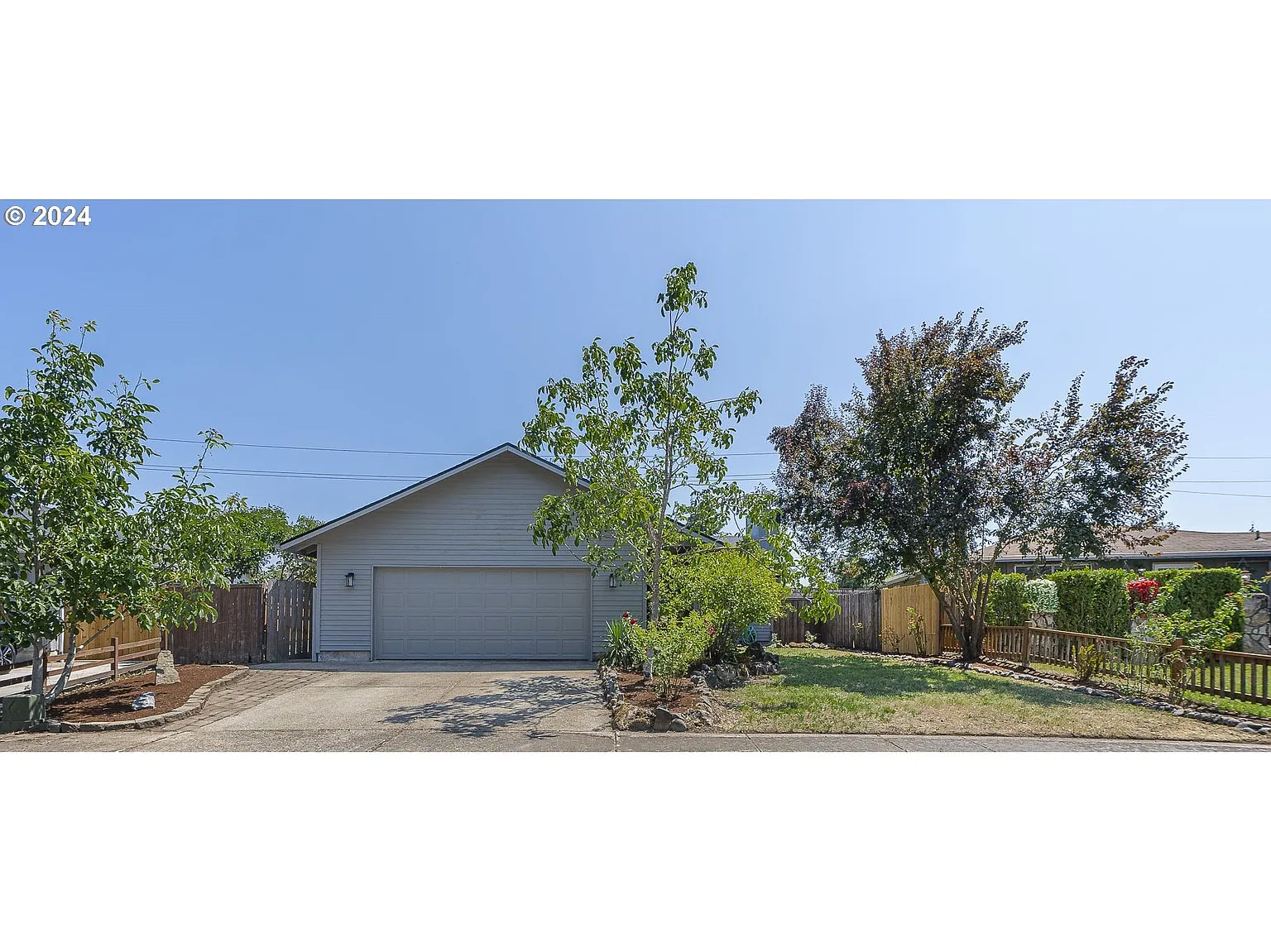 1205 Laurelhurst Dr photo 1