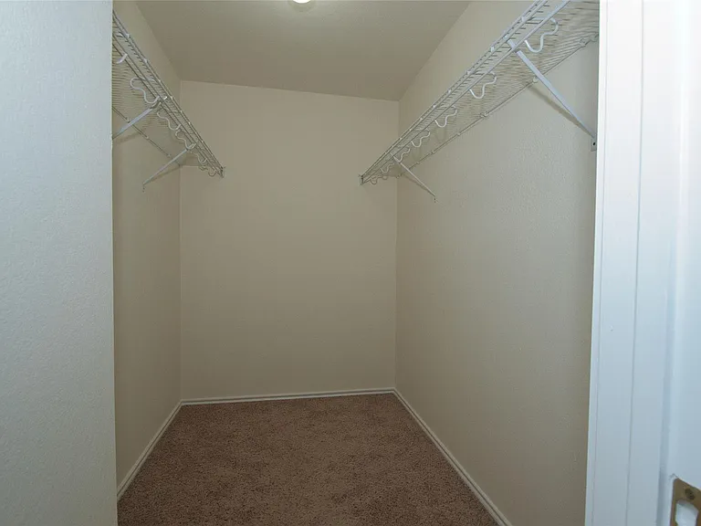 807 Estancia Way — Photo 11