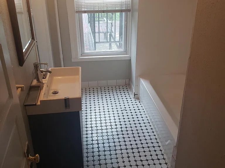 Roland Ave — Photo 29