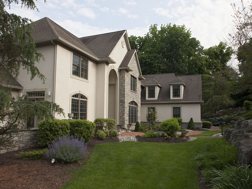 1st image of 260 Hidden Hill Dr