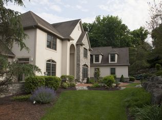 260 Hidden Hill Dr, Bethlehem, PA 18017