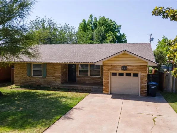 524 SW 2nd St, Moore, OK 73160