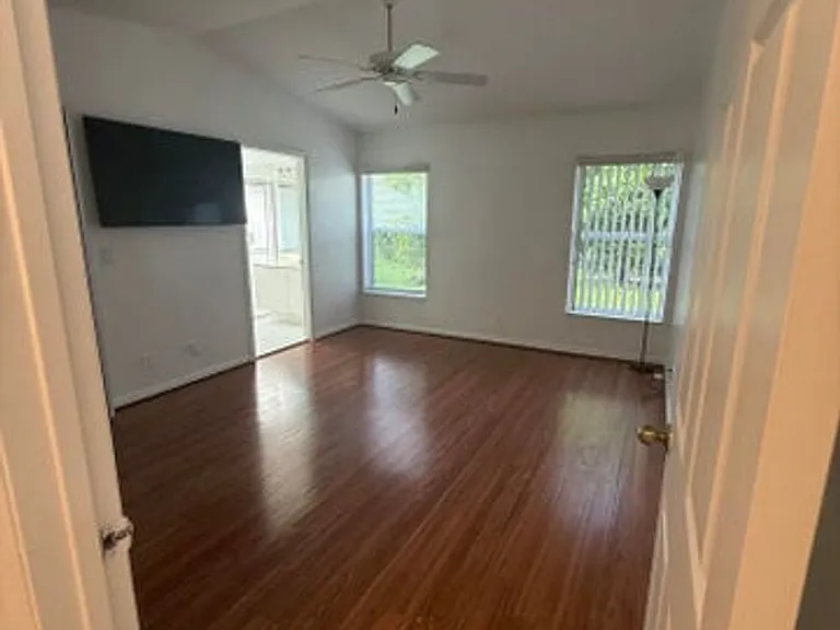 100 Cocoplum Cir — Photo 5