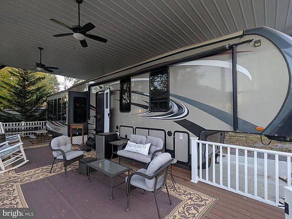 4th image of 5 Bear Bottom Rd