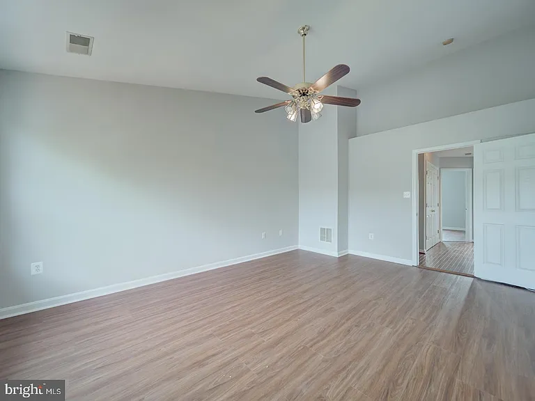 8241 Humphrey Ln — Photo 35