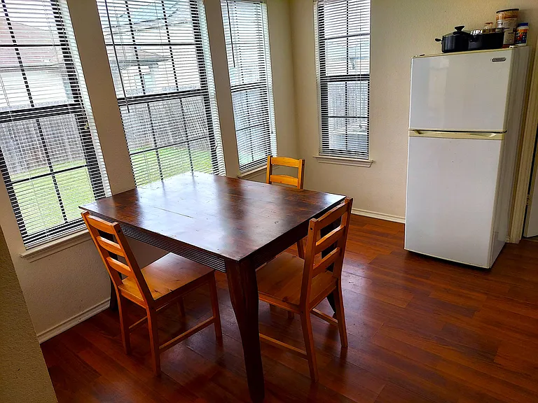 8014 Bannock Ln — Photo 3