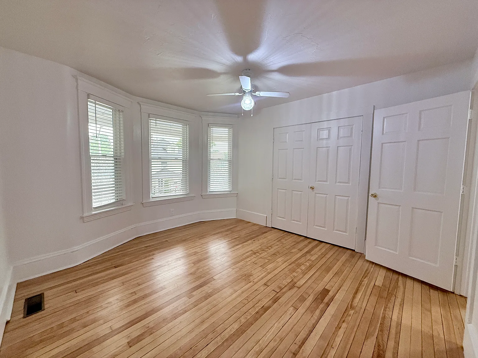 5 Stoneland Rd — Photo 4