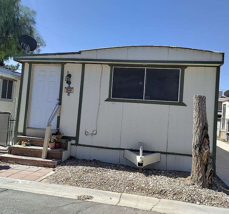 1st image of 4976 Stanley Ave Trailer 34
