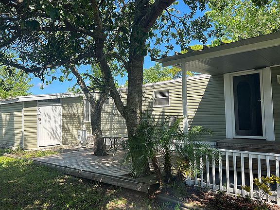 5th image of 303 Palm Castle Dr