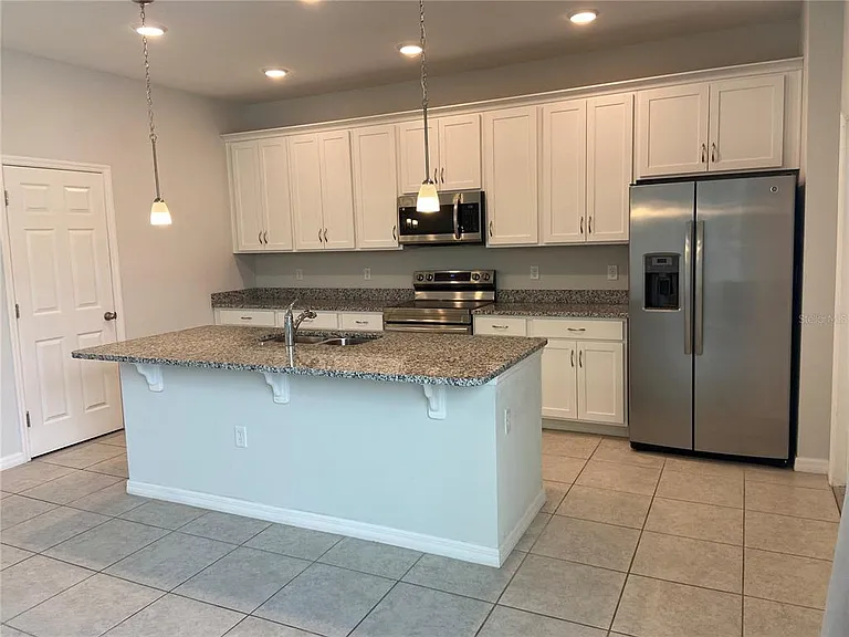 5029 Avalon Park Blvd — Photo 6