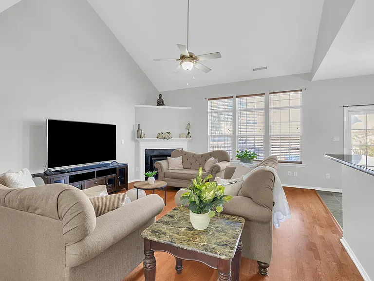 406 Treybrooke Dr — Photo 11