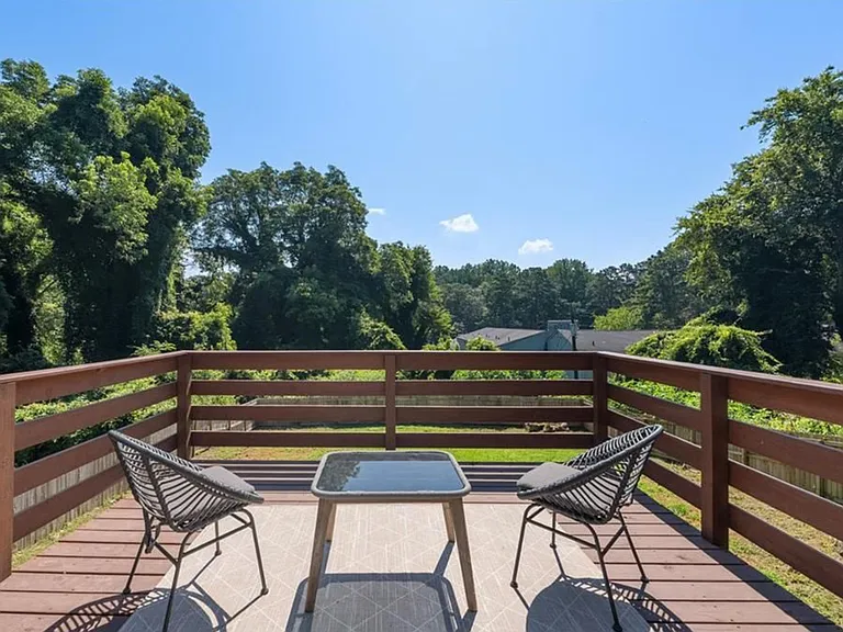 2352 Herring Rd SW — Photo 29