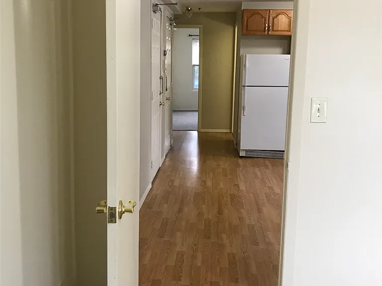 96 Walnut St #4 — Photo 8