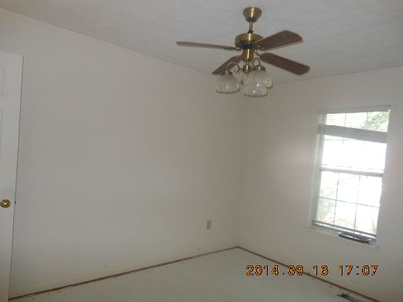 3rd image of 11601 James Ct