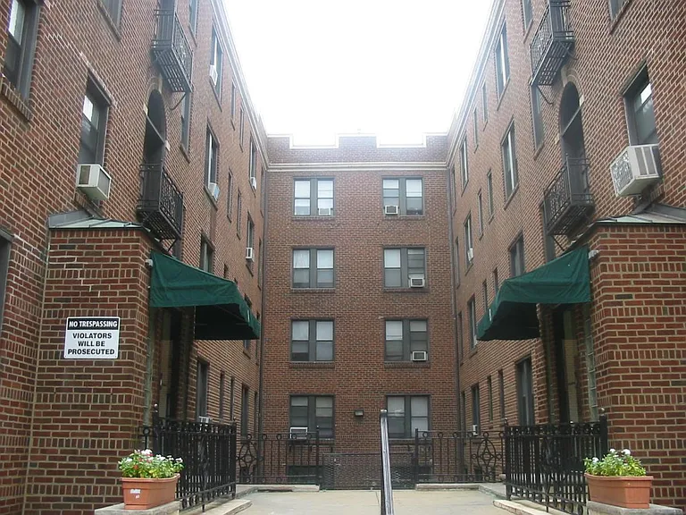 424 S 48th St — Photo 3