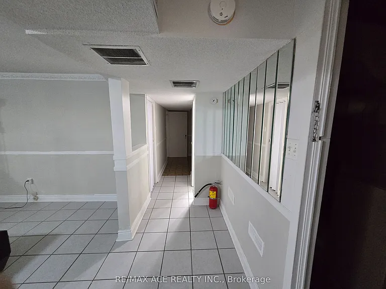65 Dellbrook Cres #BASEMENT — Photo 2