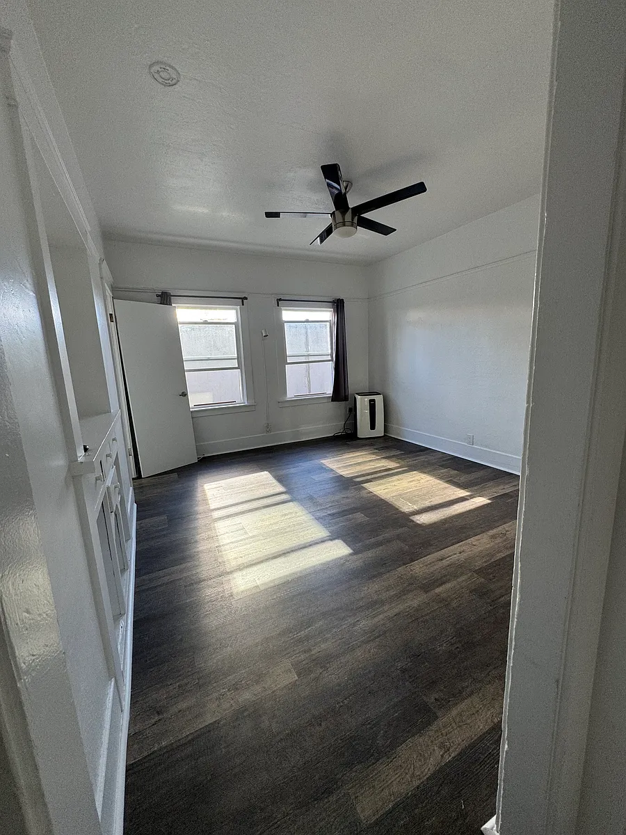 Building Photo - 830 Park Blvd #20