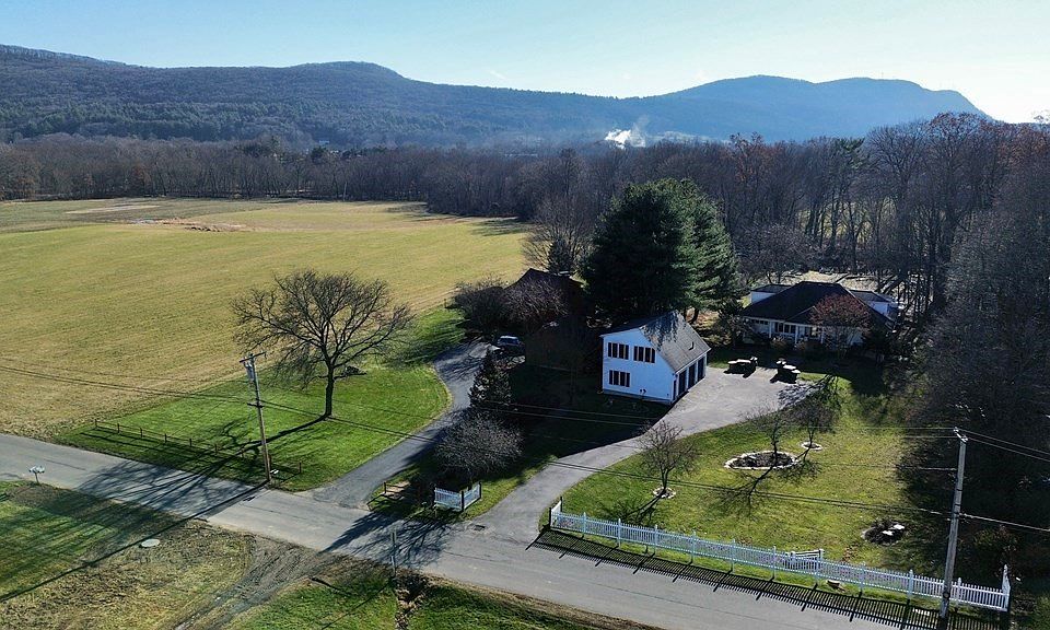 48 Clapp St, Easthampton, MA 01027 MLS 73185906 Zillow