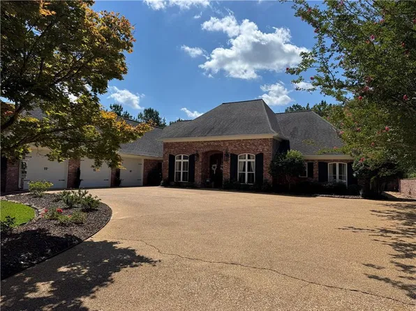 68 Southbrook Ln NE, Brookhaven, MS 39601