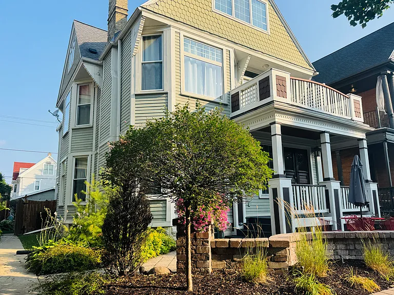 1919 N Oakland Ave #LOWER — Photo 1