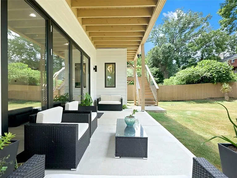 379 Enota Pl SW — Photo 41