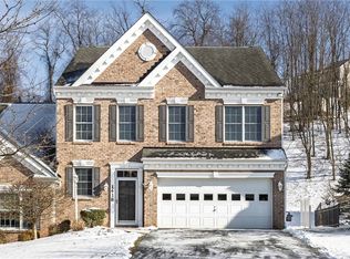 1418 Willowbrook Dr, Washington, PA 15301