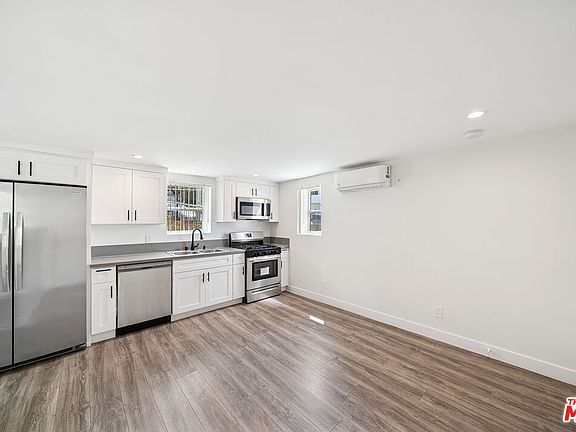 2nd image of 1267 Vin Scully Ave #1/2