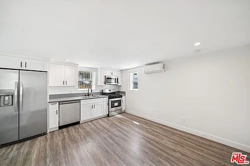 1267 Vin Scully Ave #1/2 Photo 1