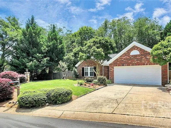 12001 Dolomite Dr, Pineville, NC 28134