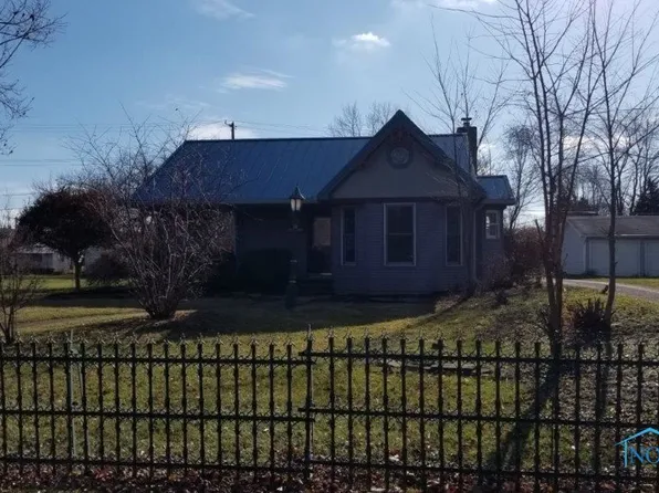 24477 2nd St, Grand Rapids, OH 43522