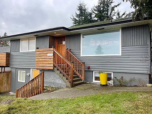 10235 32nd Ave SW Photo 1