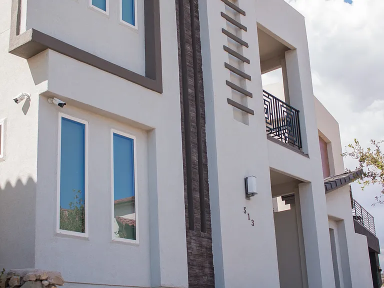 513 S Festival Dr — Photo 2
