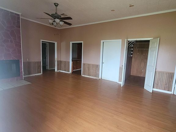 4th image of 1053 Florence Dr