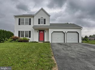 18 Winchester Cir, Lebanon, PA 17046