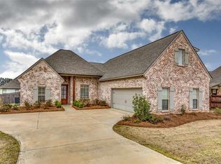 117 Sweetbriar Ct, Canton, MS 39046