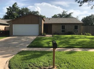6826 Pickett Dr, Richmond, TX 77469