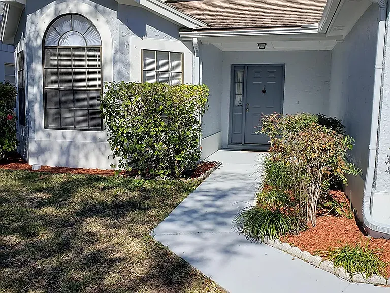 1517 Vernon Ct — Photo 2
