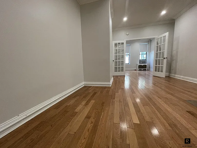 325 E 90th St #3RE — Photo 8