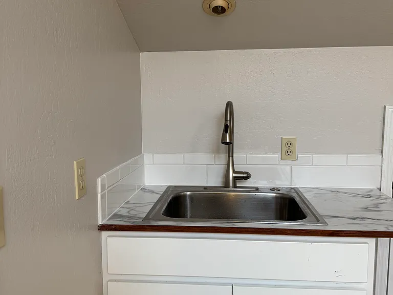 19435 Victoria Dr #2 — Photo 6