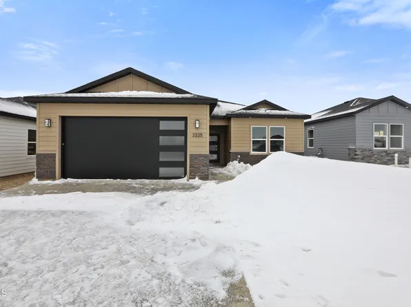 3325 34th St W, Williston, ND 58801