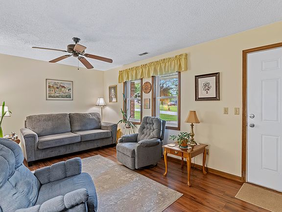 4th image of 1057 S Elm Street