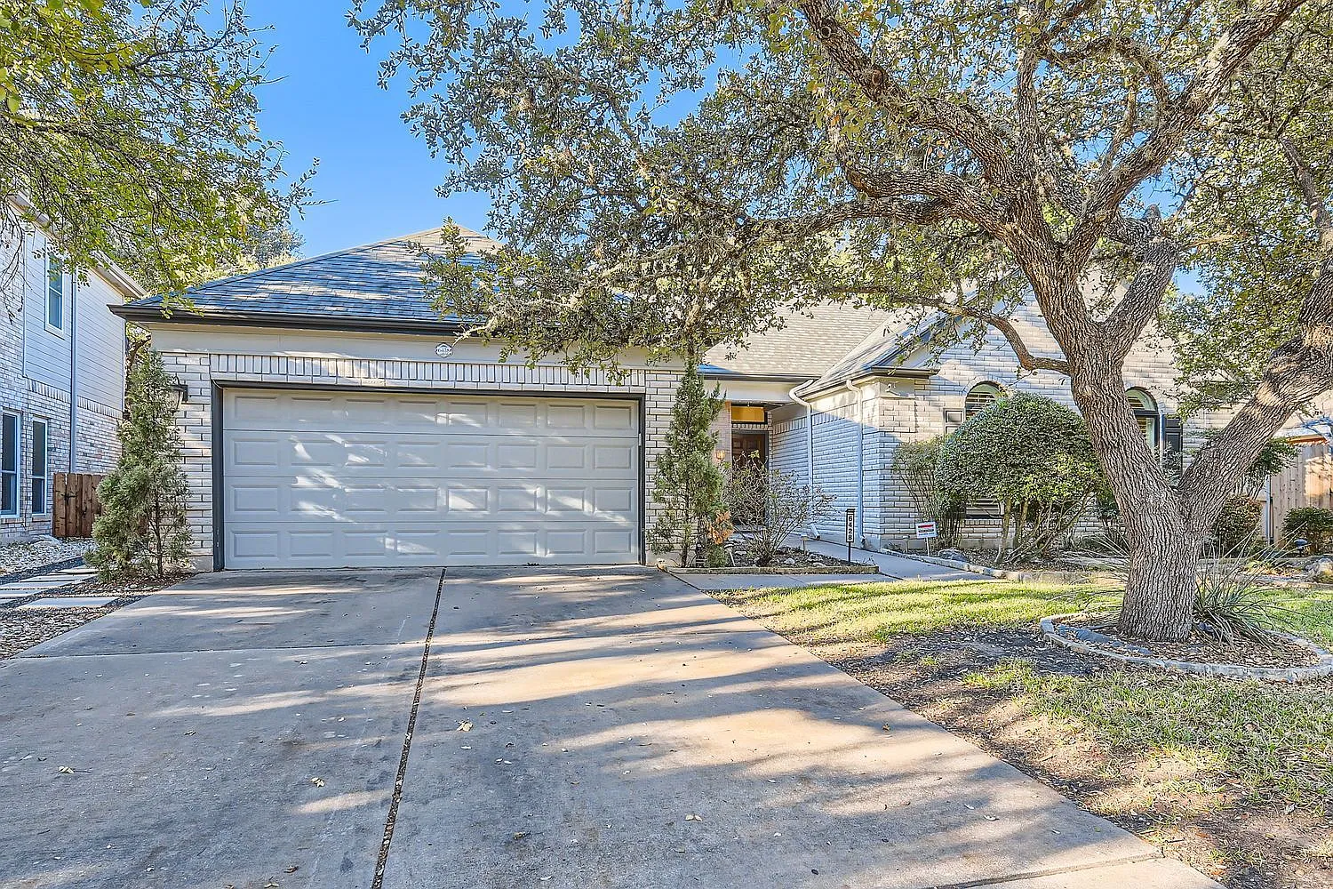 4 bed, 3.0 bath, 2413 sqft, $3,500 — Photo 1