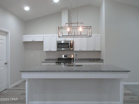 4th image of 2179 Sunny Hills Blvd