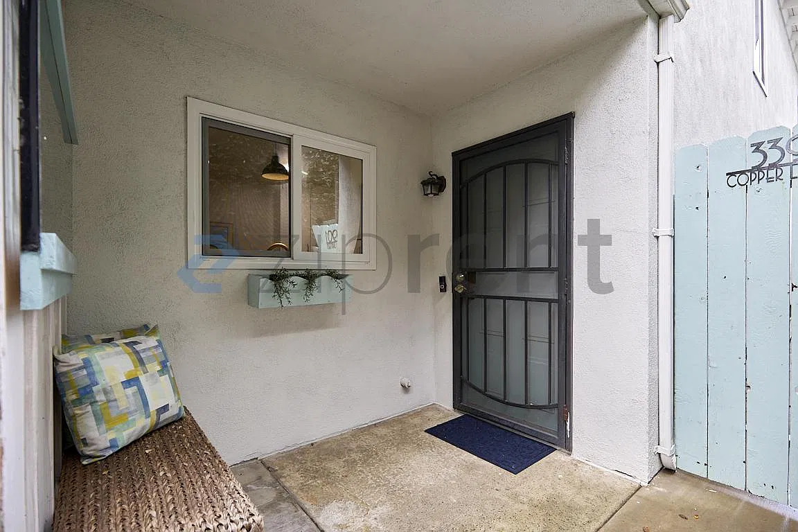 2 bed, 1.5 bath, 1100 sqft, $4,850 — Photo 1
