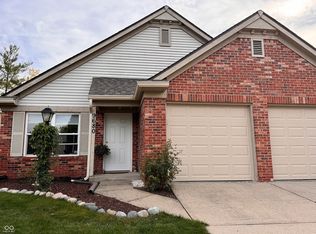 9680 River Oak Ln E, Fishers, IN