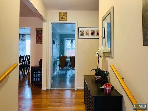 2nd image of 500 North Ave Floor 1