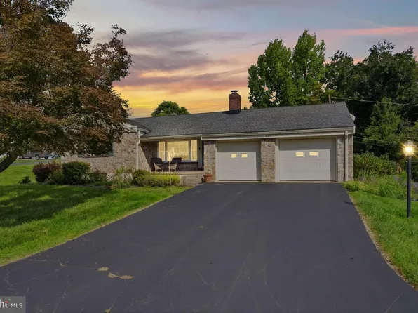 1444 Wynnewood Dr, Bethlehem, PA 18017