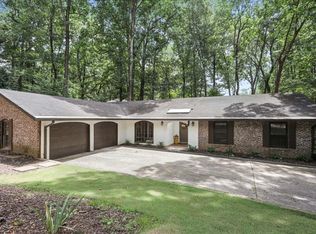 325 Westerhall Ct, Atlanta, GA 30328