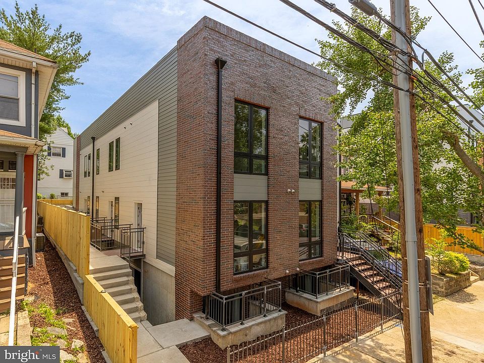 1st image of 3319 12th St NE #6